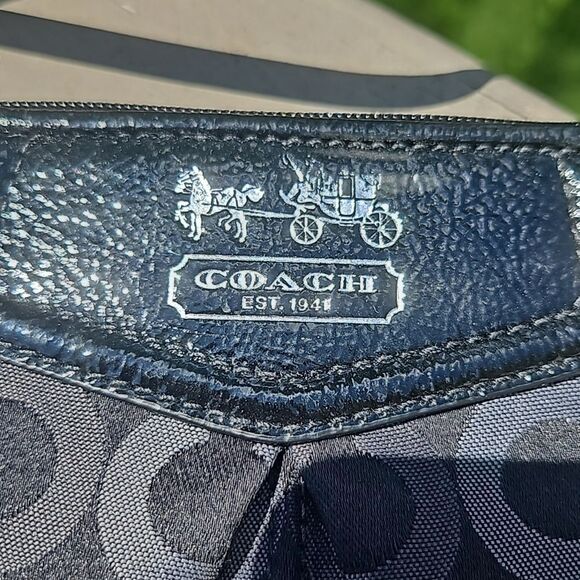 Coach Op Art logo wristlet - Picture 2 of 5